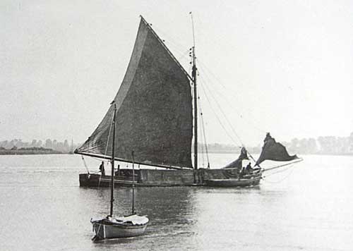 A barge approaching Framilode (GA SRprints/126A.8GS)