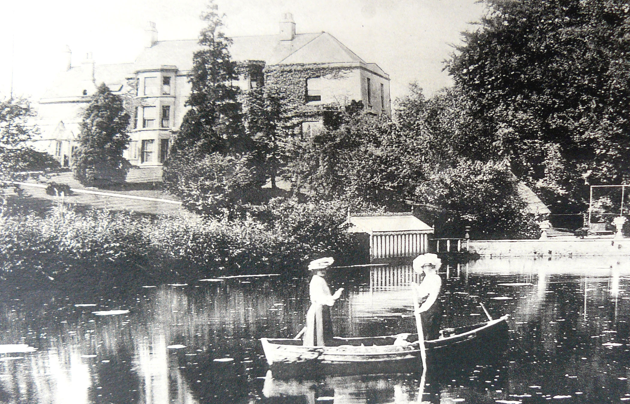 Lake at the Lawn, Cainscross, 1904. (Gloucestershire Archives D1405/5/2)