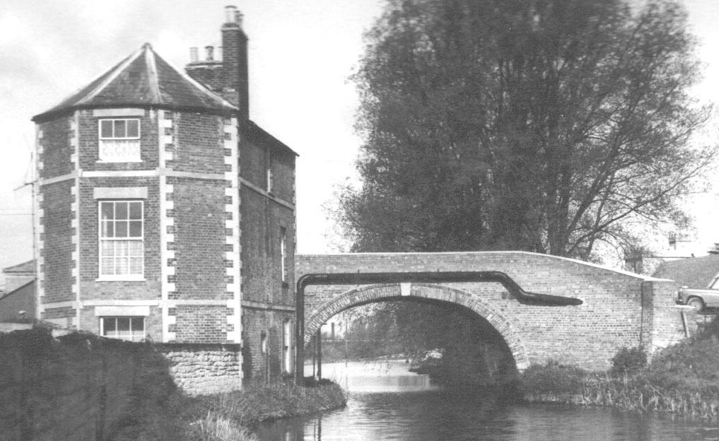 Nutshell Bridge and House from the east (Norman Leslie Andrews)